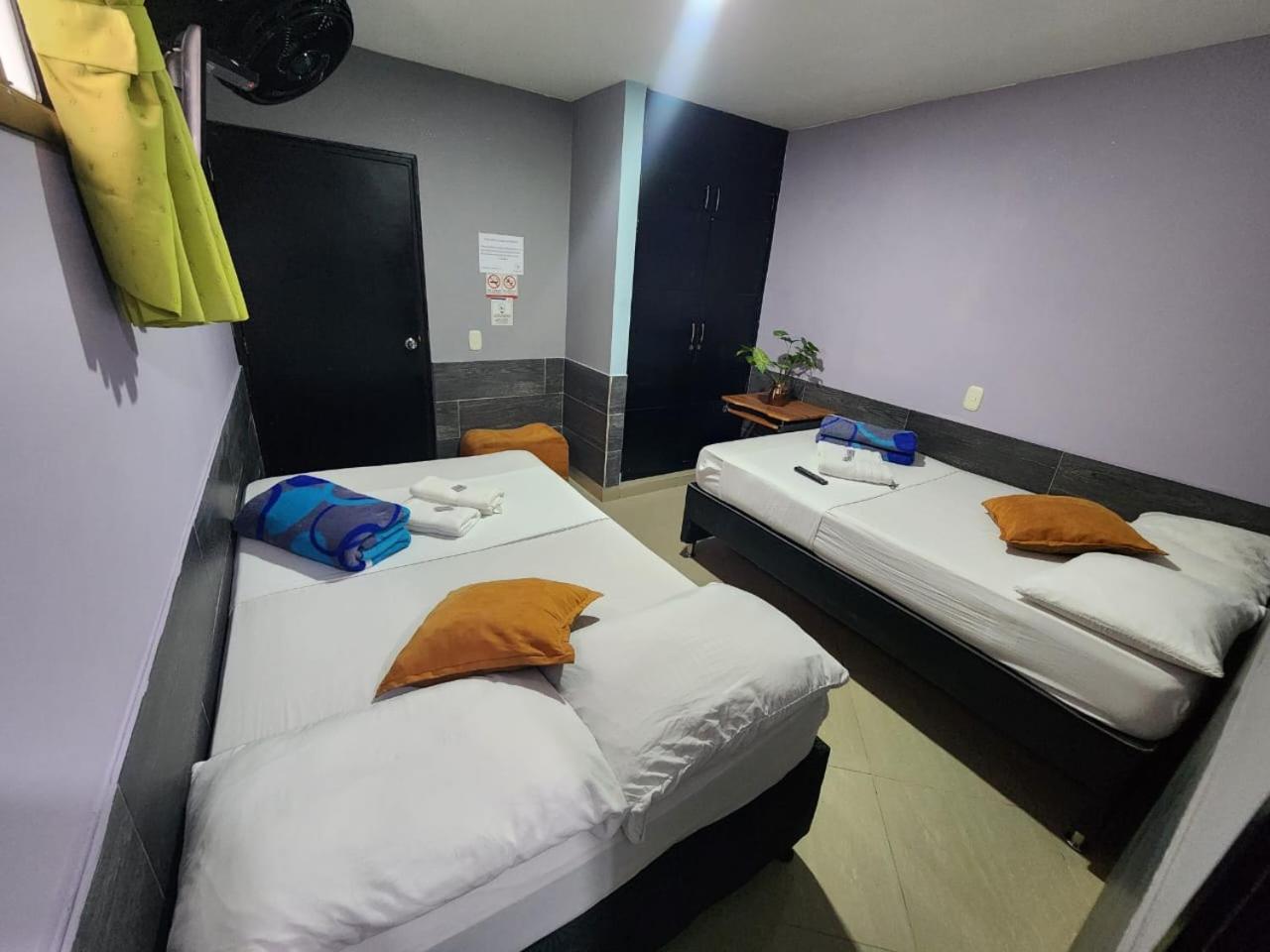 Hotel Laureles Home メデジン エクステリア 写真