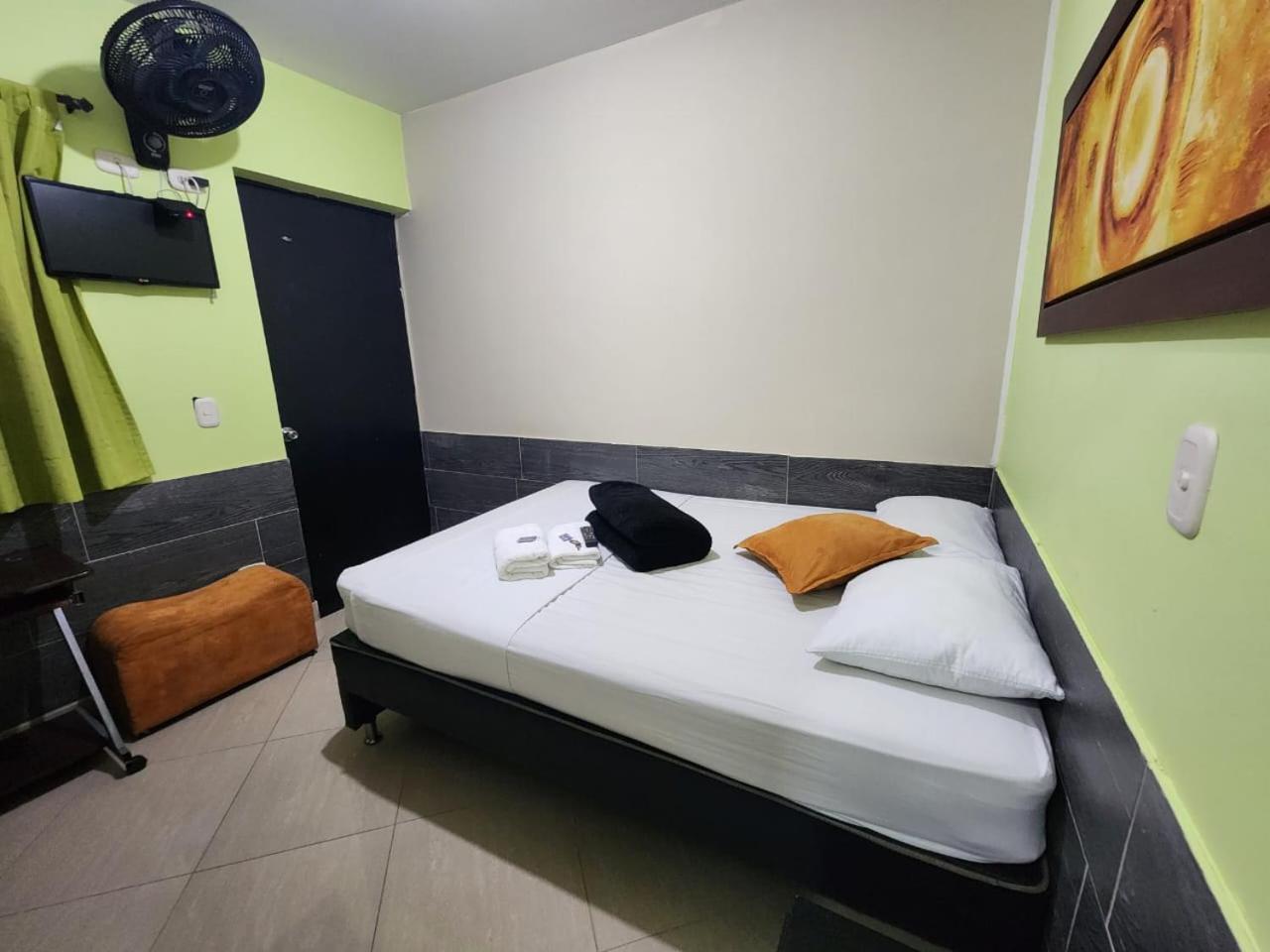 Hotel Laureles Home メデジン エクステリア 写真
