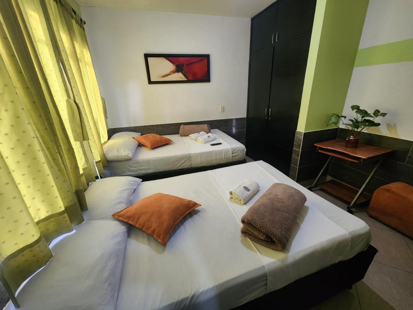 Hotel Laureles Home メデジン エクステリア 写真